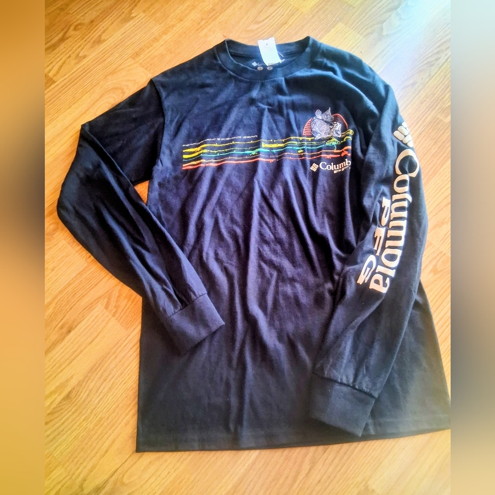 Columbia NWT Mens Black Shirt, Front Design, Sz S - Picture 2 of 6